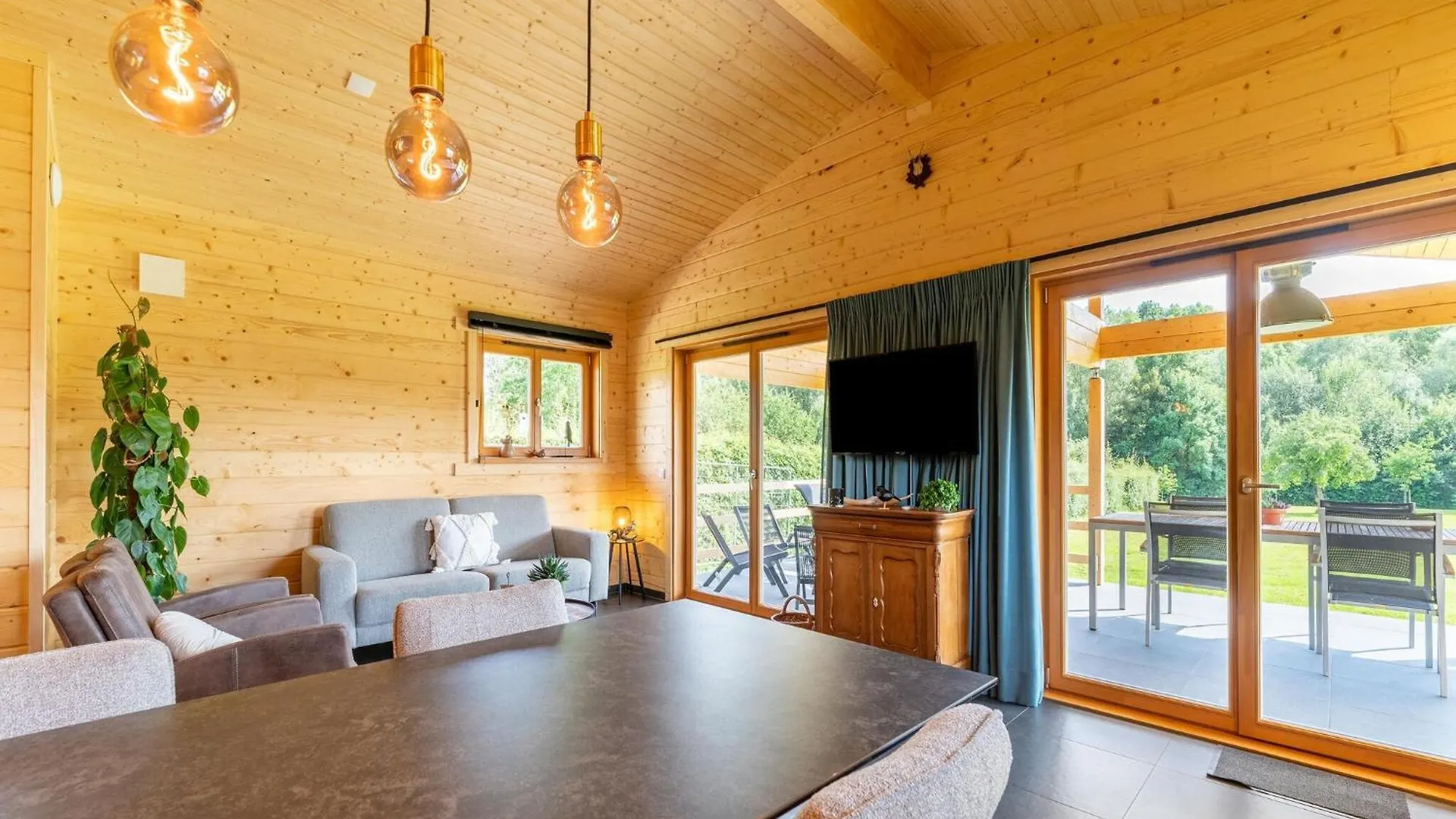 Cozy Holiday Home In Limburg With A Beautiful View Schinnen 0*,  Nederland